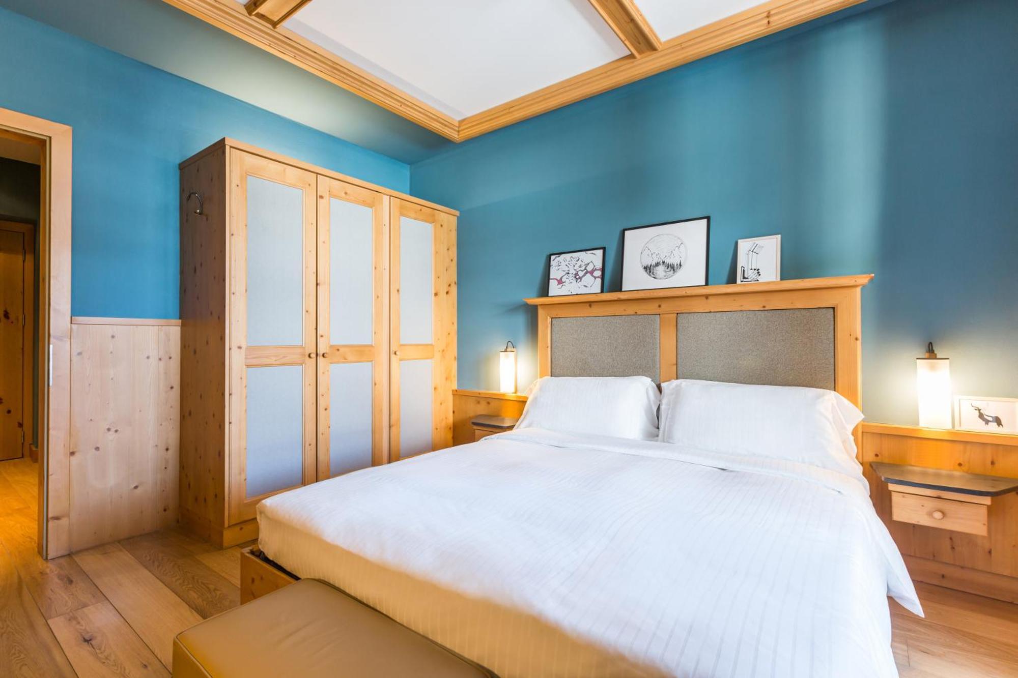 Appartamento con 2 Camere da Letto, Balcone e Vista Massiccio delle Tofane