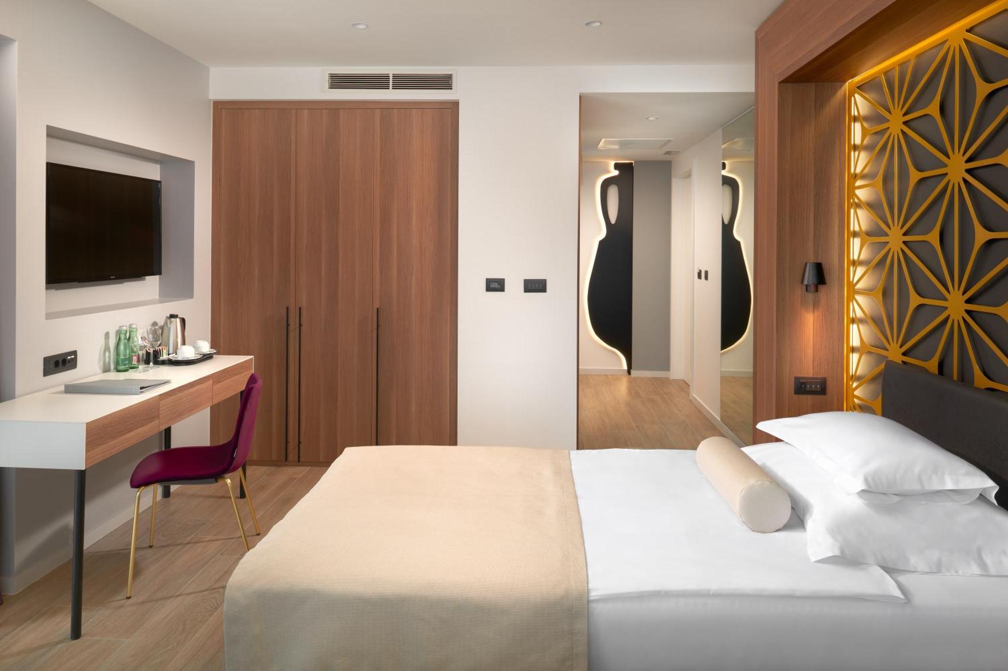 Deluxe Double or Twin Room Sea View
