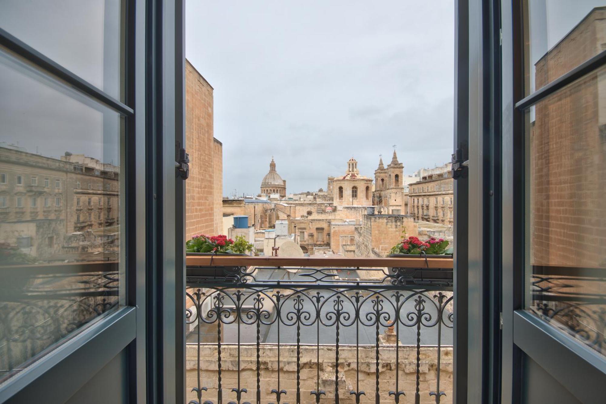 Double or Twin Room Balcony