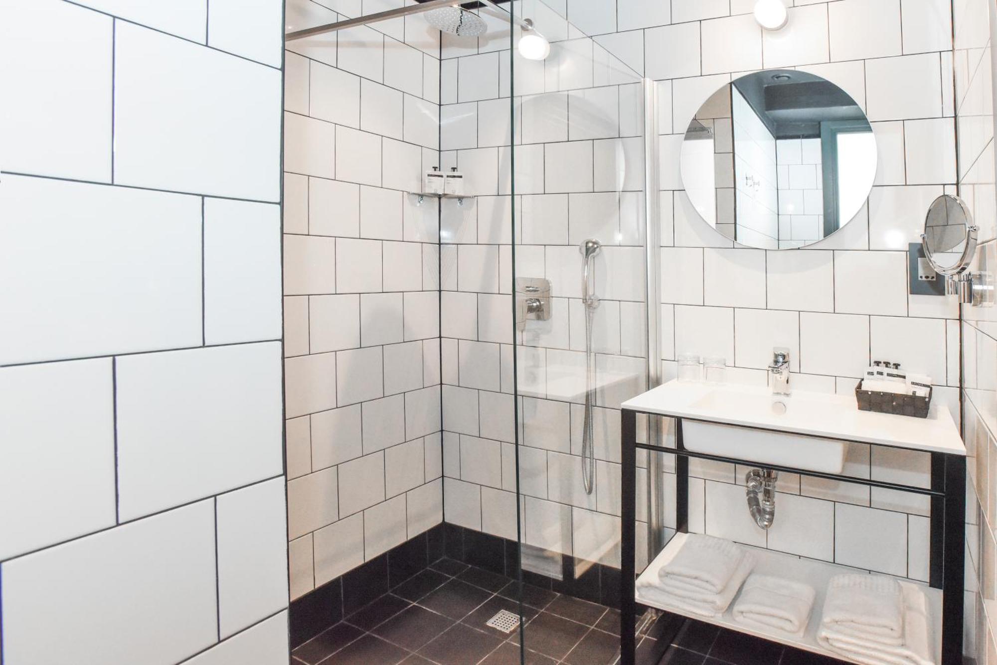 Large Double or Twin Room