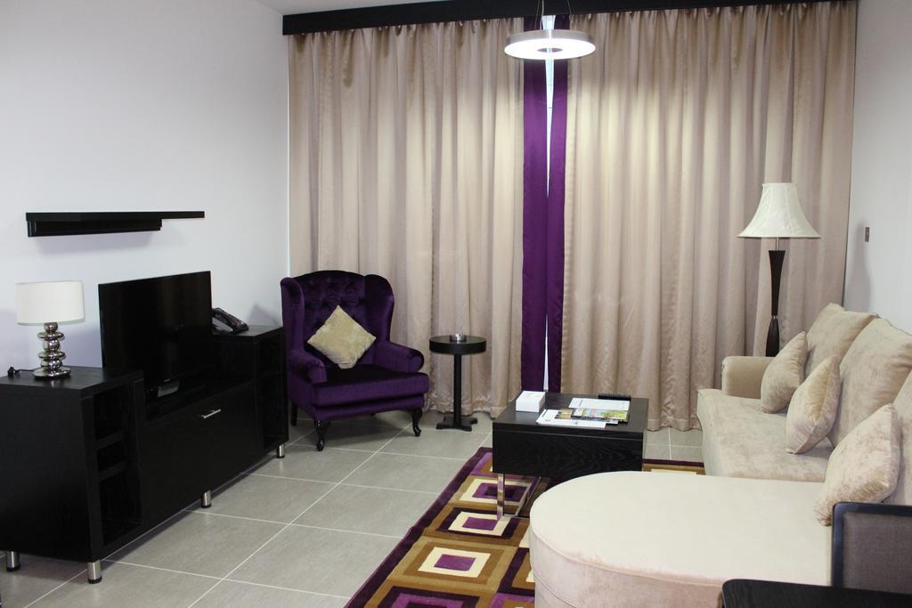 Deluxe Queen One Bedroom Apartment