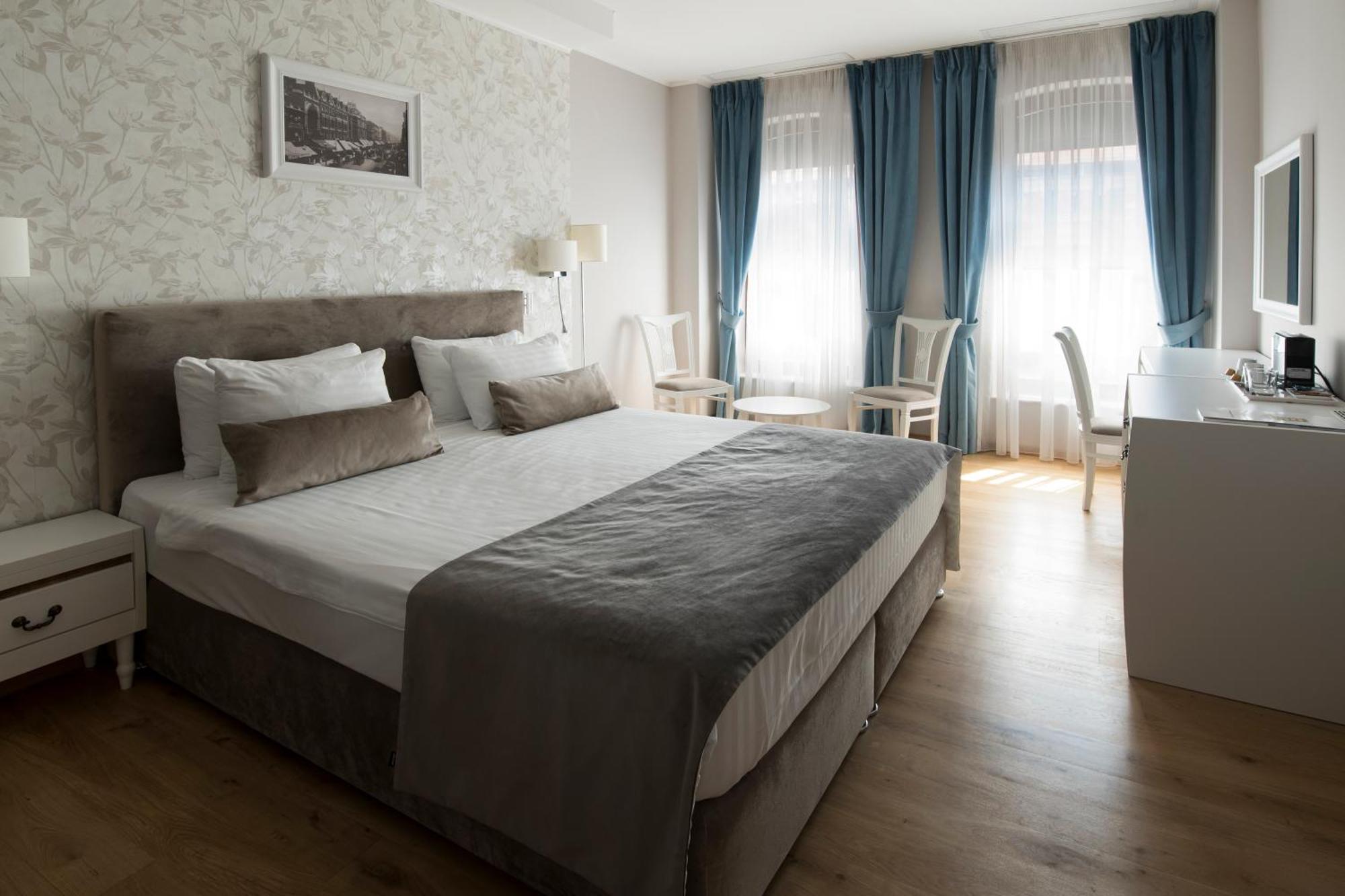 Deluxe Superior Room