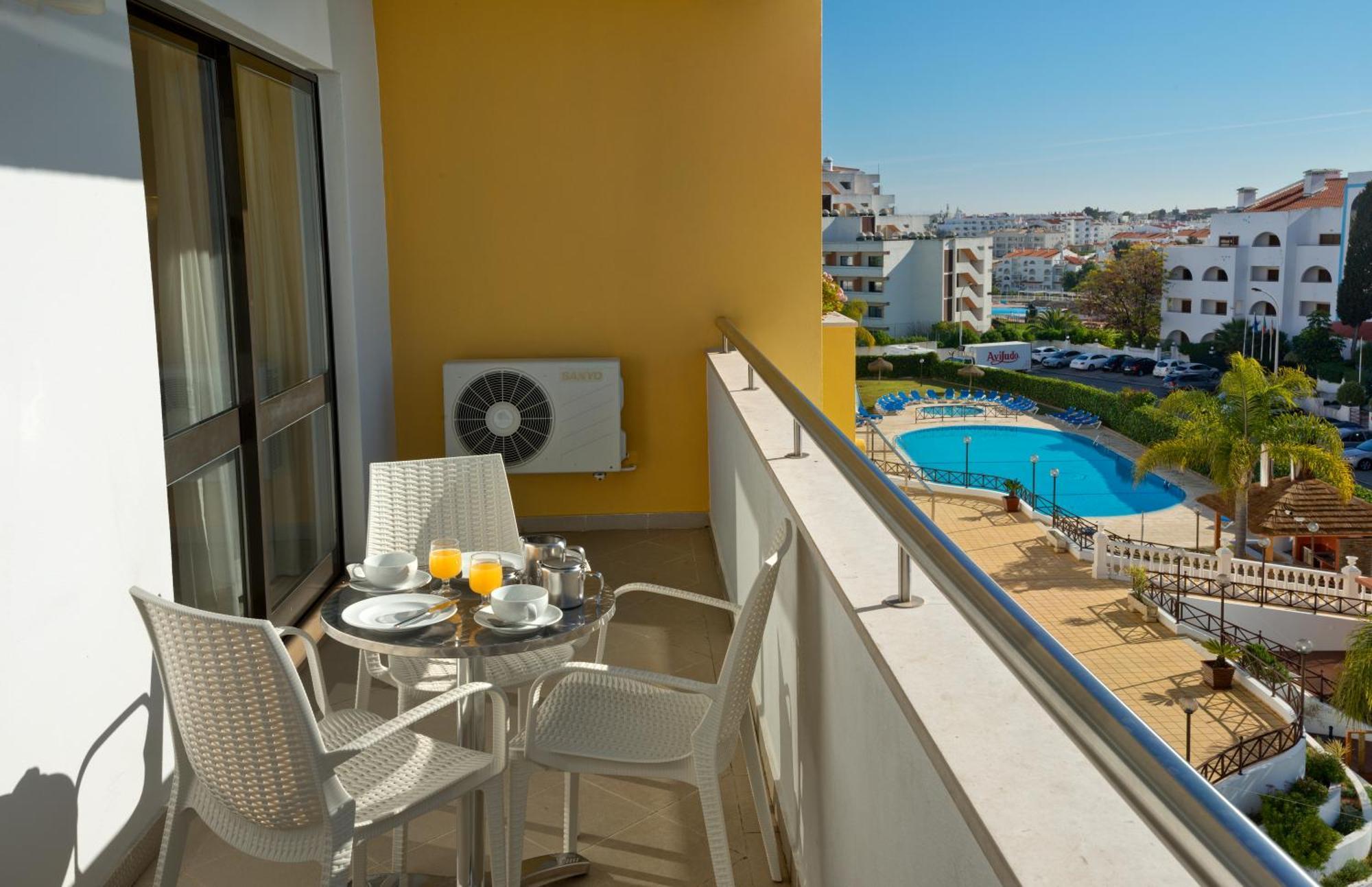 One-Bedroom Apartment Pool View