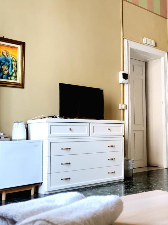 Large Double or Twin Room