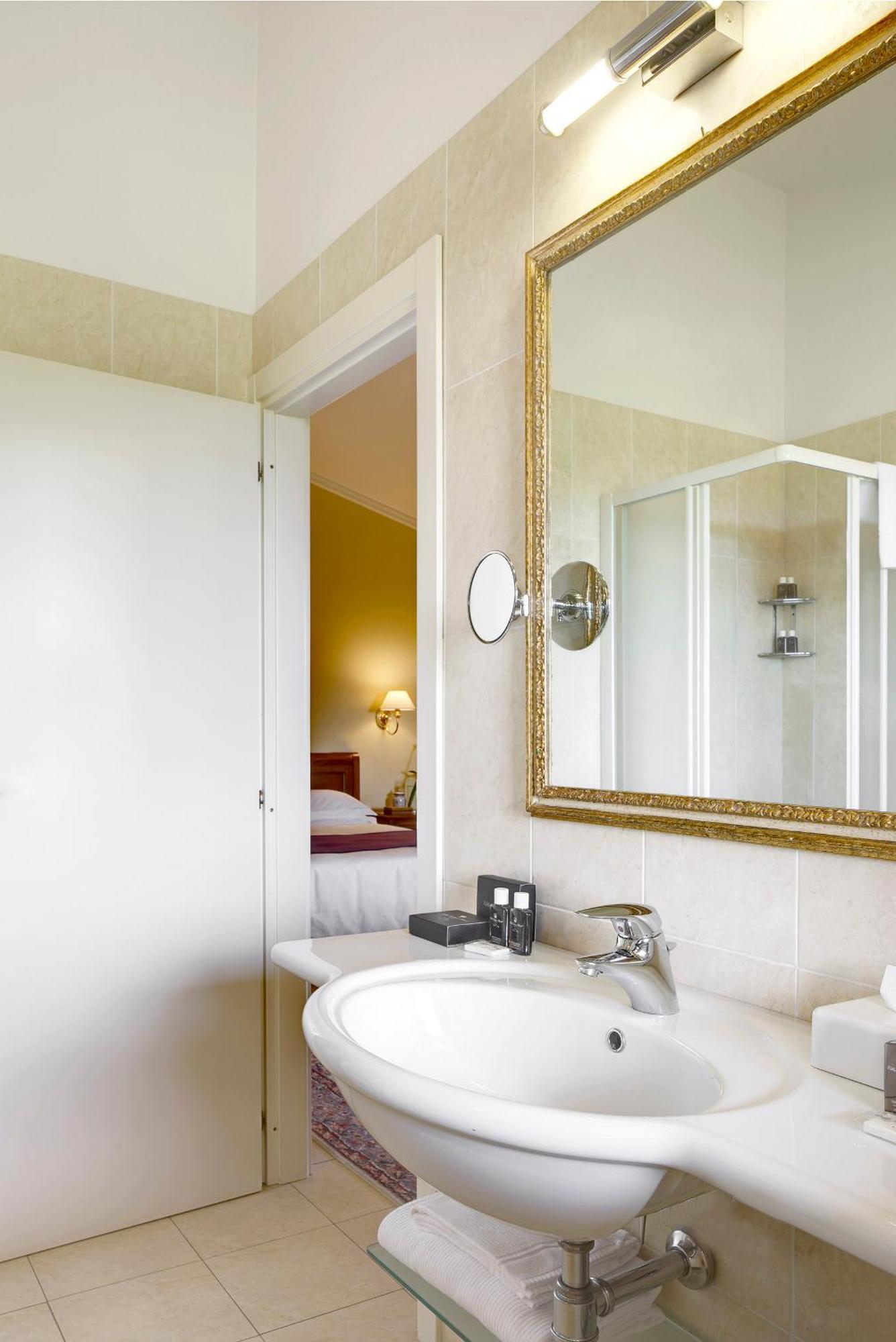 Superior Double or Twin Room,1227022940:JPEG