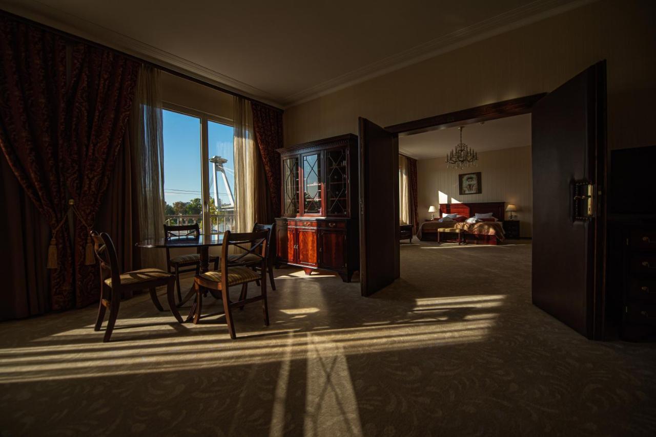 Premier Suite River View