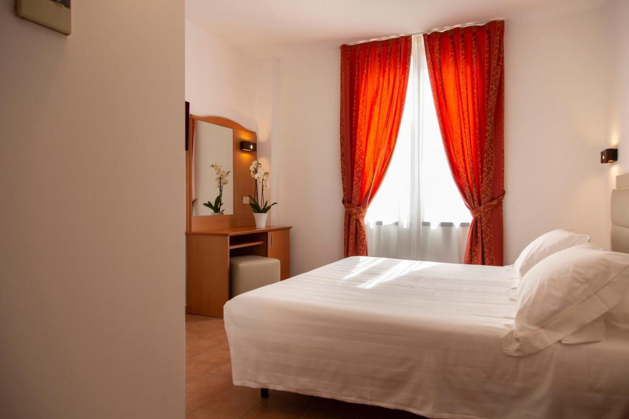 Standard Double or Twin Room,1446926155:JPEG