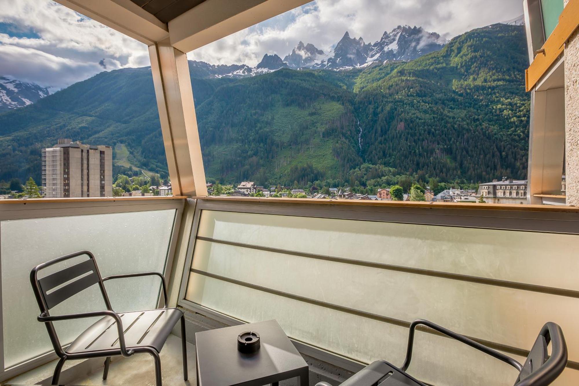 Suite Balcony – Mont-Blanc Massif View