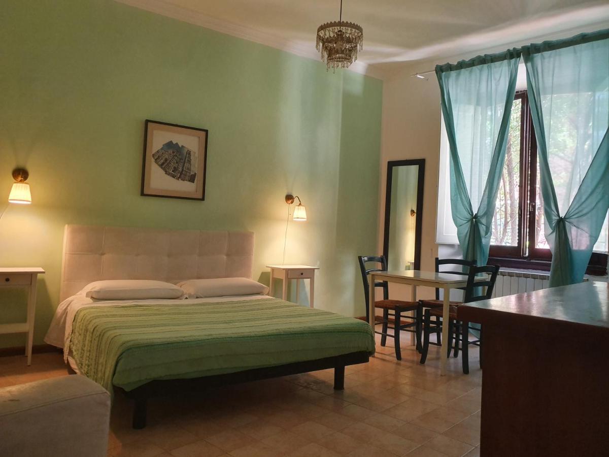 Camera Matrimoniale/Doppia con Letti Singoli con Bagno Privato Esterno