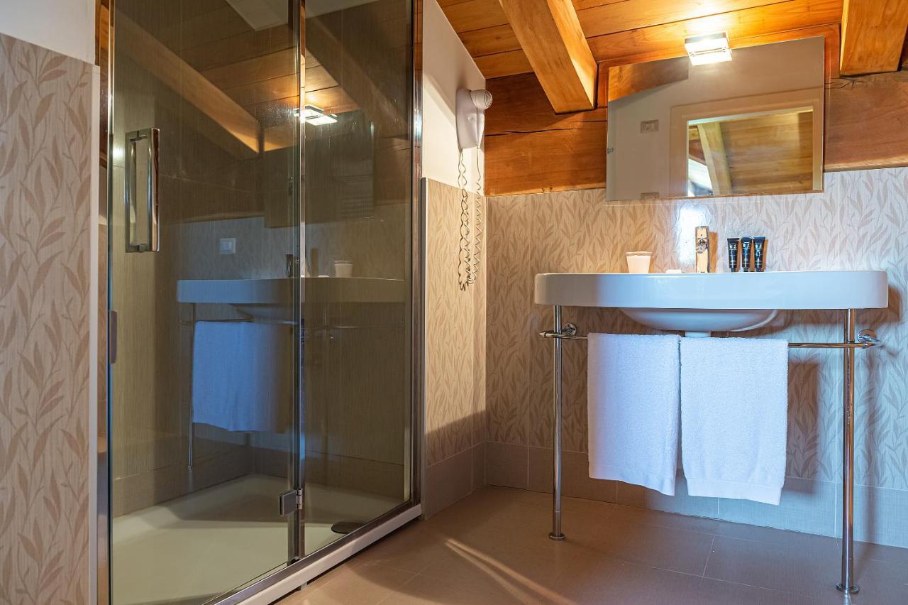 Camera Deluxe