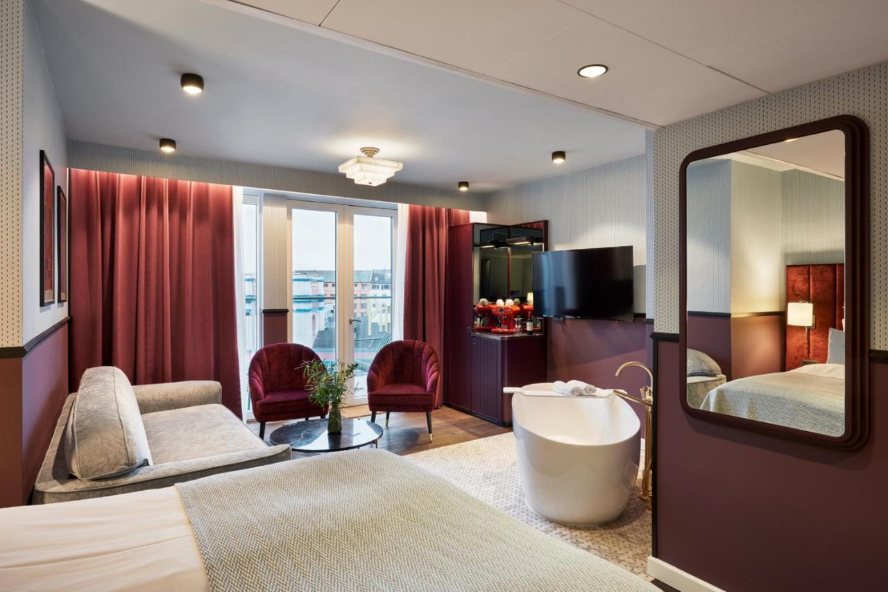 Signature Penthouse Suite