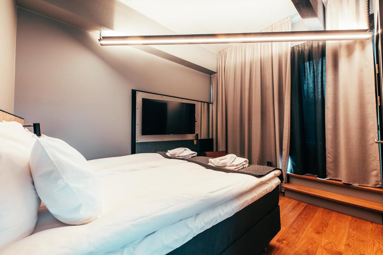 Deluxe 1 King bed Balcony