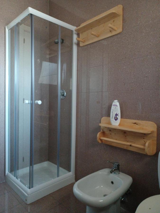 Camera Matrimoniale con Bagno in Comune