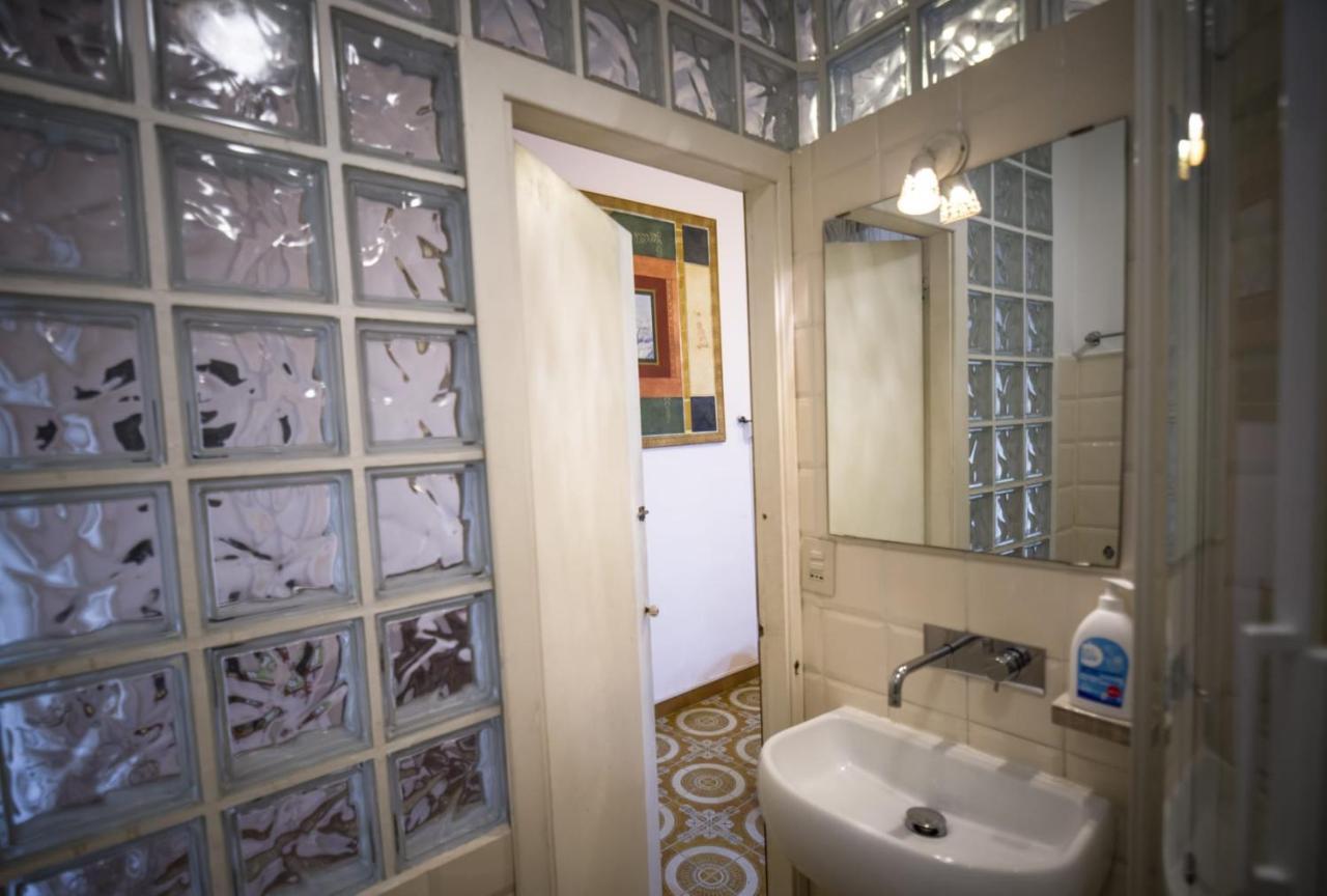 Double Room,1256879830:JPEG