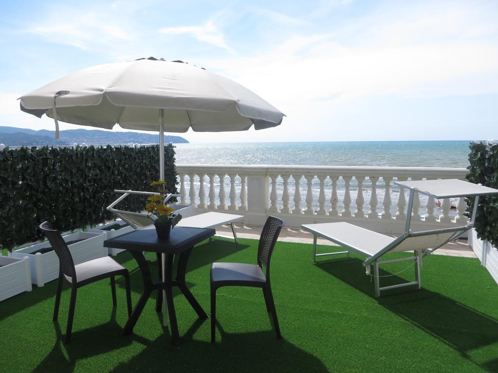 Camera Matrimoniale/Doppia con Letti Singoli con Vista Mare