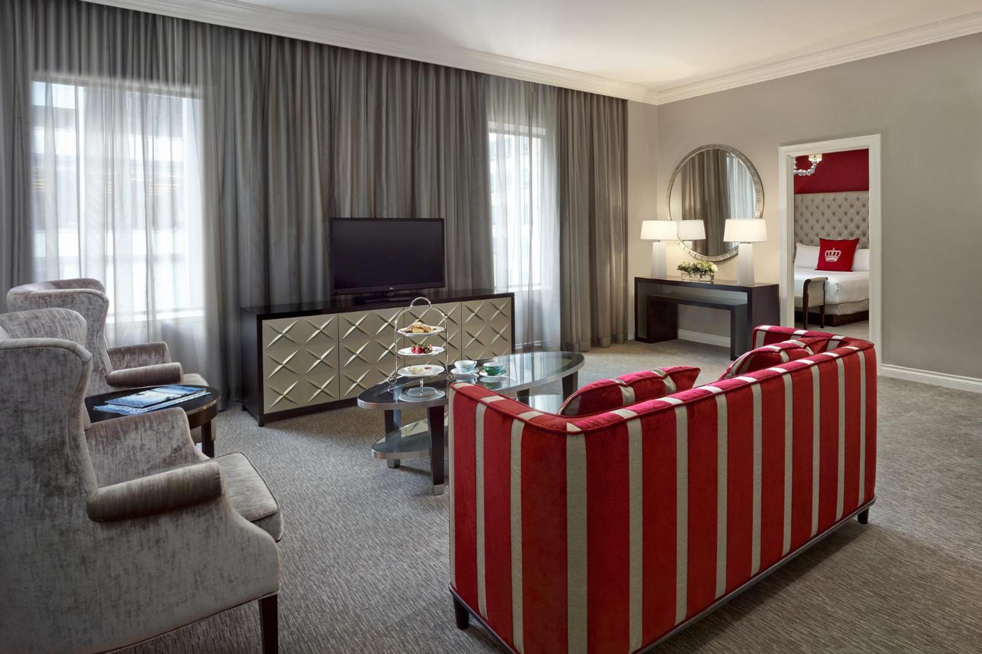 Deluxe Suite 1 King Bed