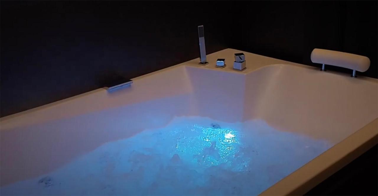 Suite Spa Bath