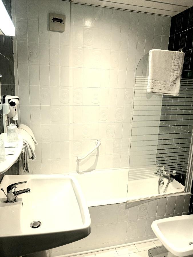 Camera Doppia con Letti Singoli
