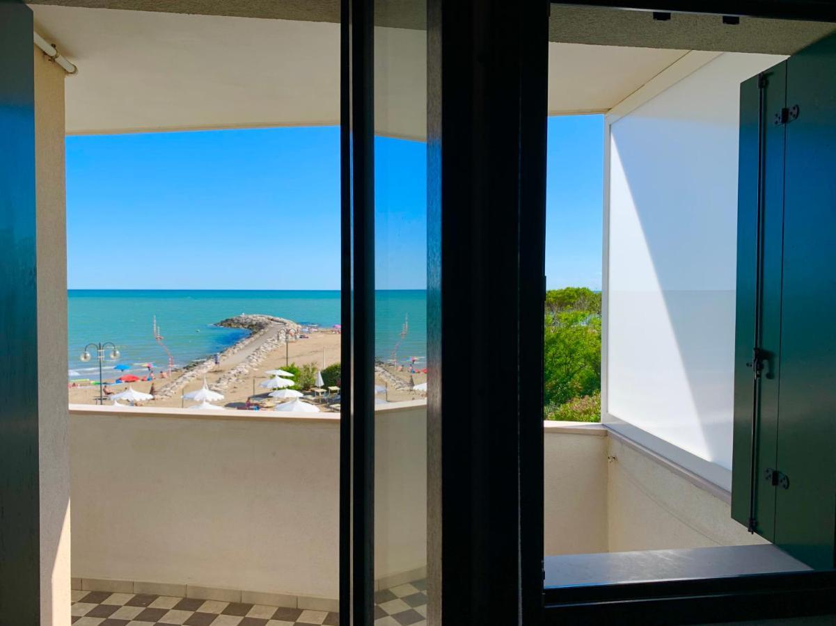 Studio with Balcony and Front Sea View