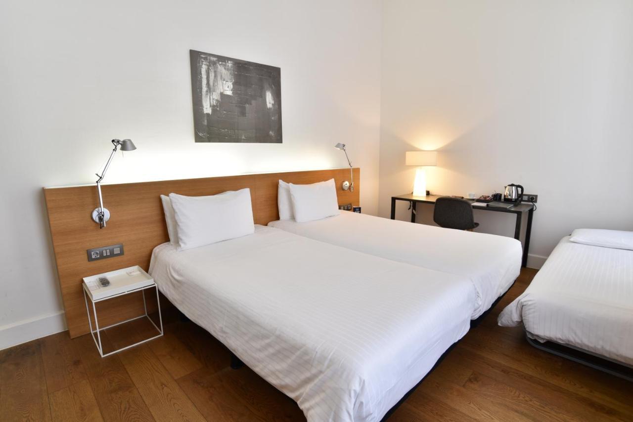 Camera Matrimoniale Standard con Letto Supplementare