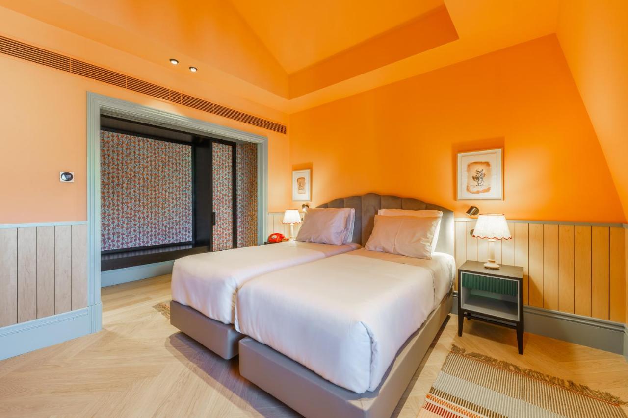 Superior Twin Room Aliados View