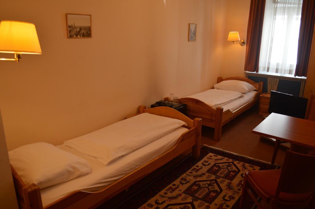 Camera Doppia con Letti Singoli con Letto Supplementare