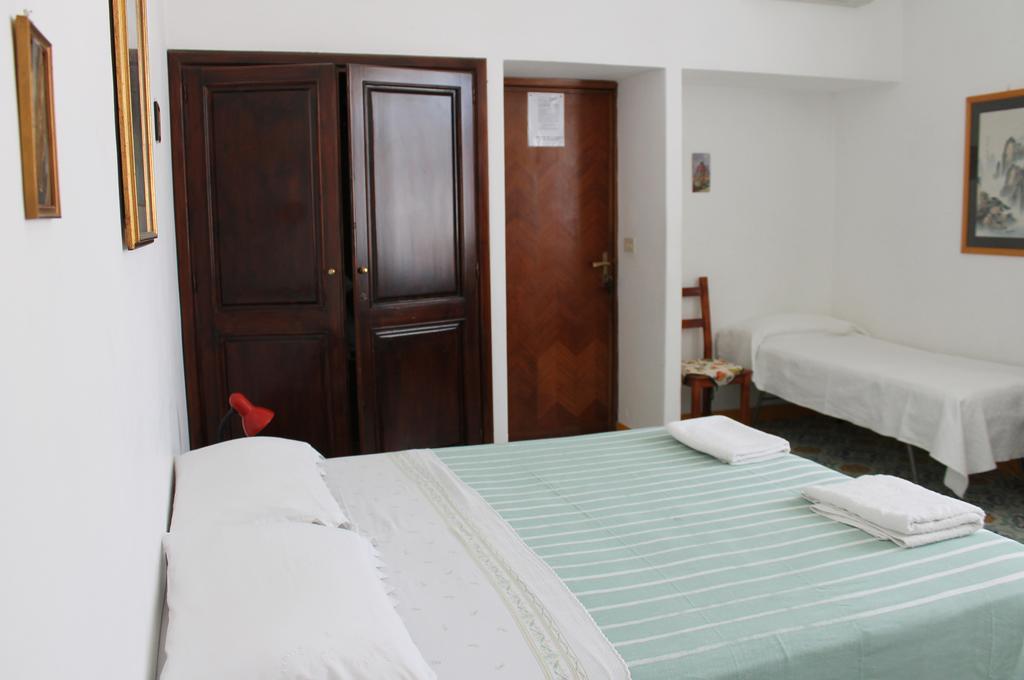 Economy Triple Room,1209633118:JPEG