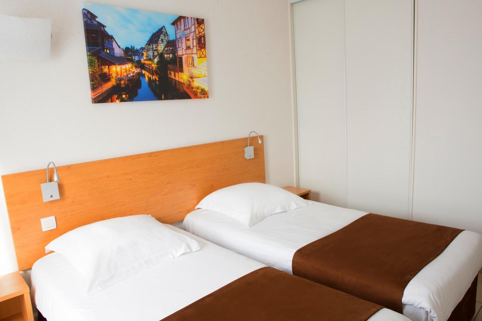 Twin Beds Studio fan