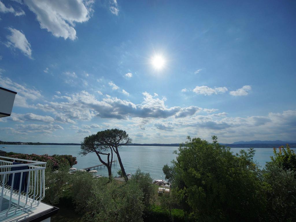Camera Prestige con Balcone e Vista Lago