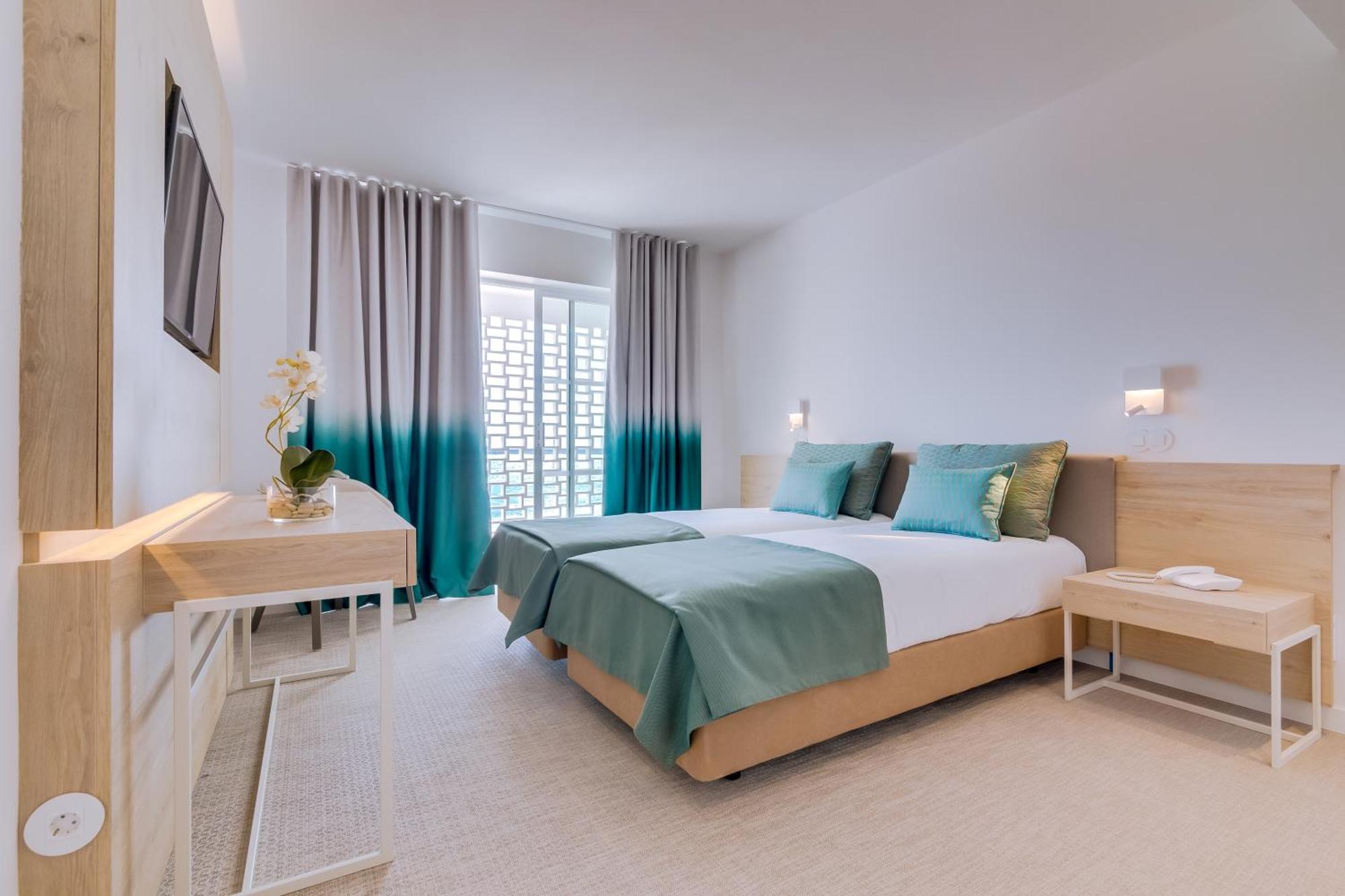 Triple Room Balcony Sea View