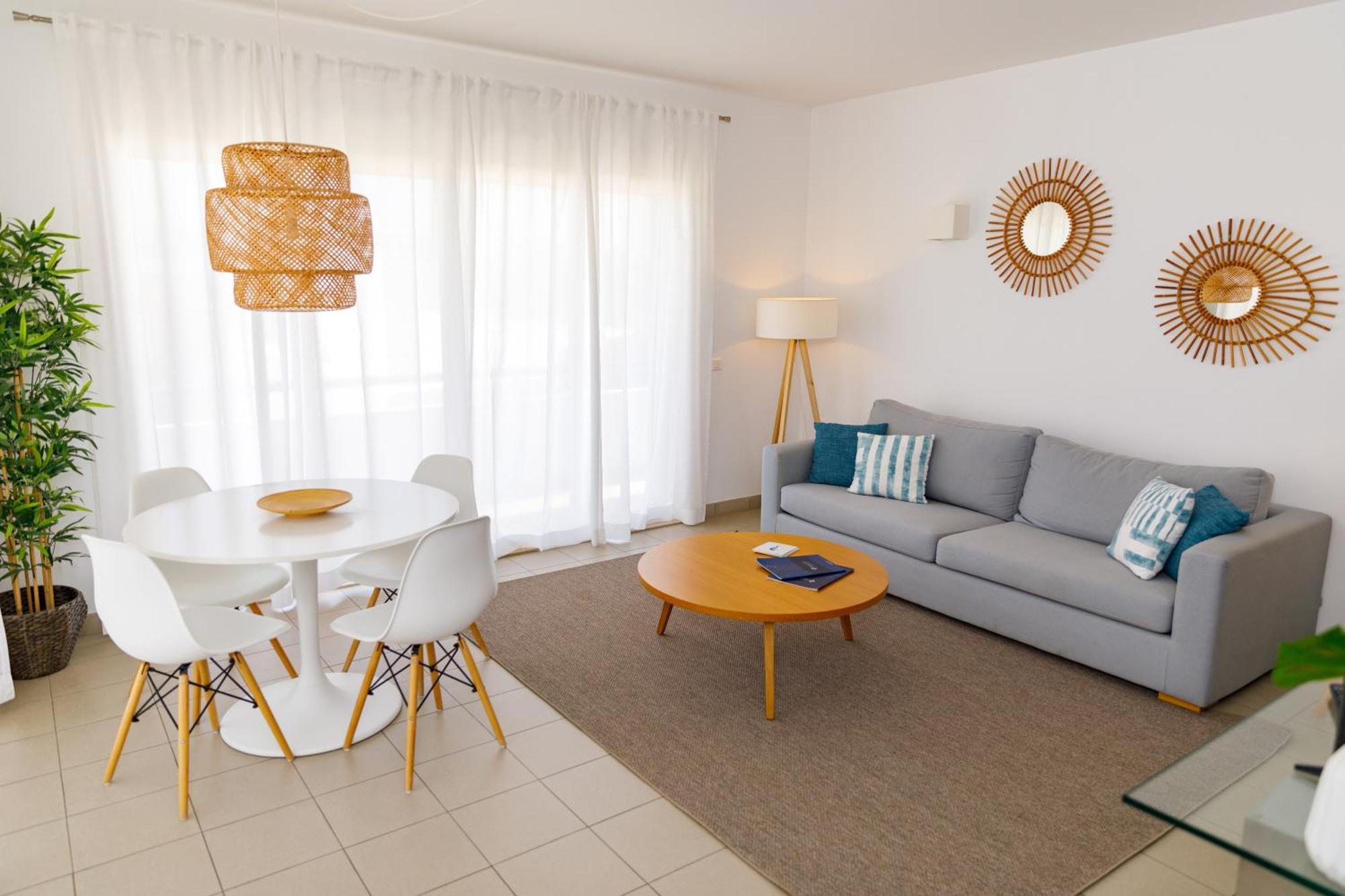 Two-Bedroom Apartment Pool or Marina View 3 Stars