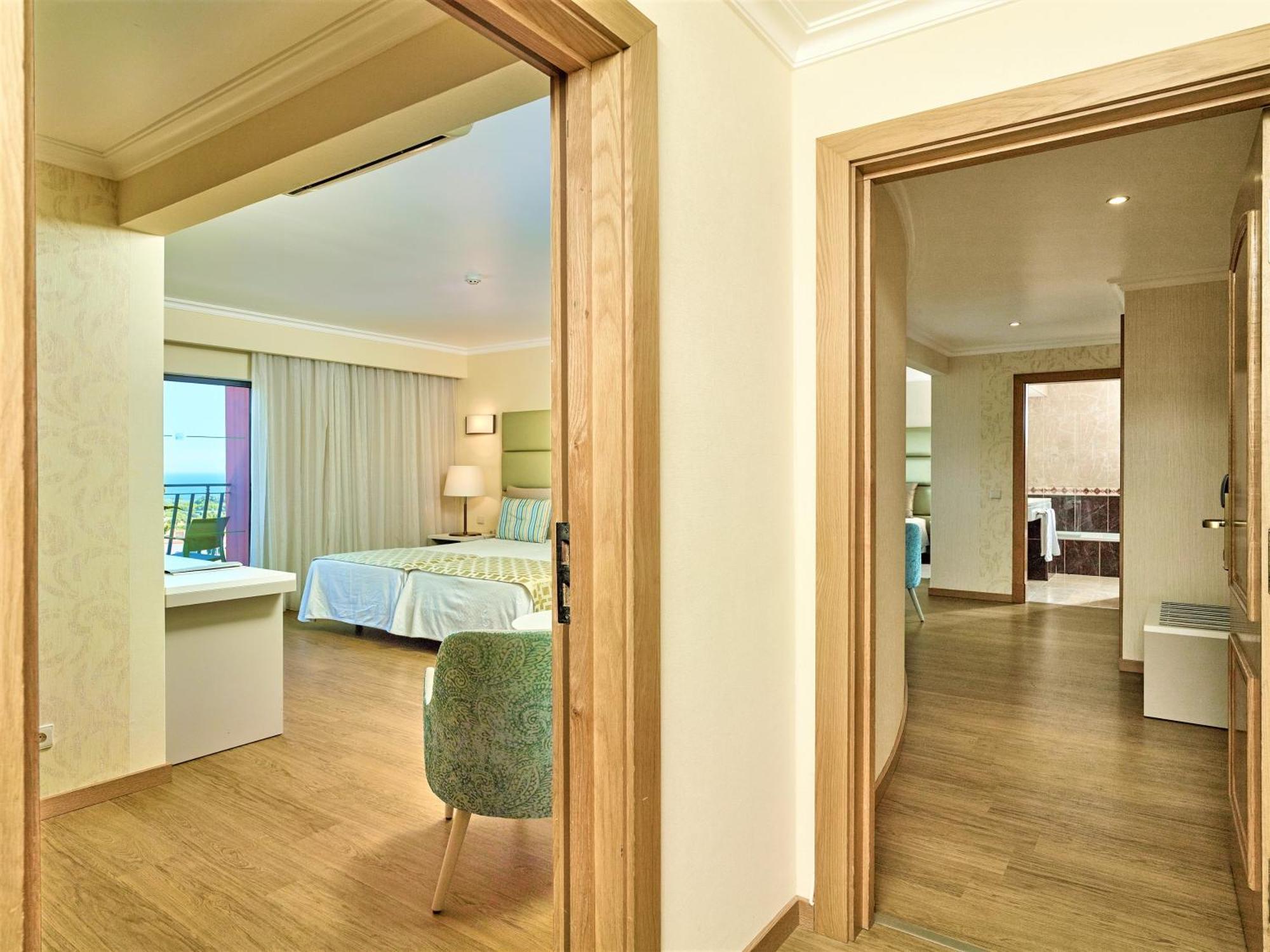 Deluxe Suite Sea View