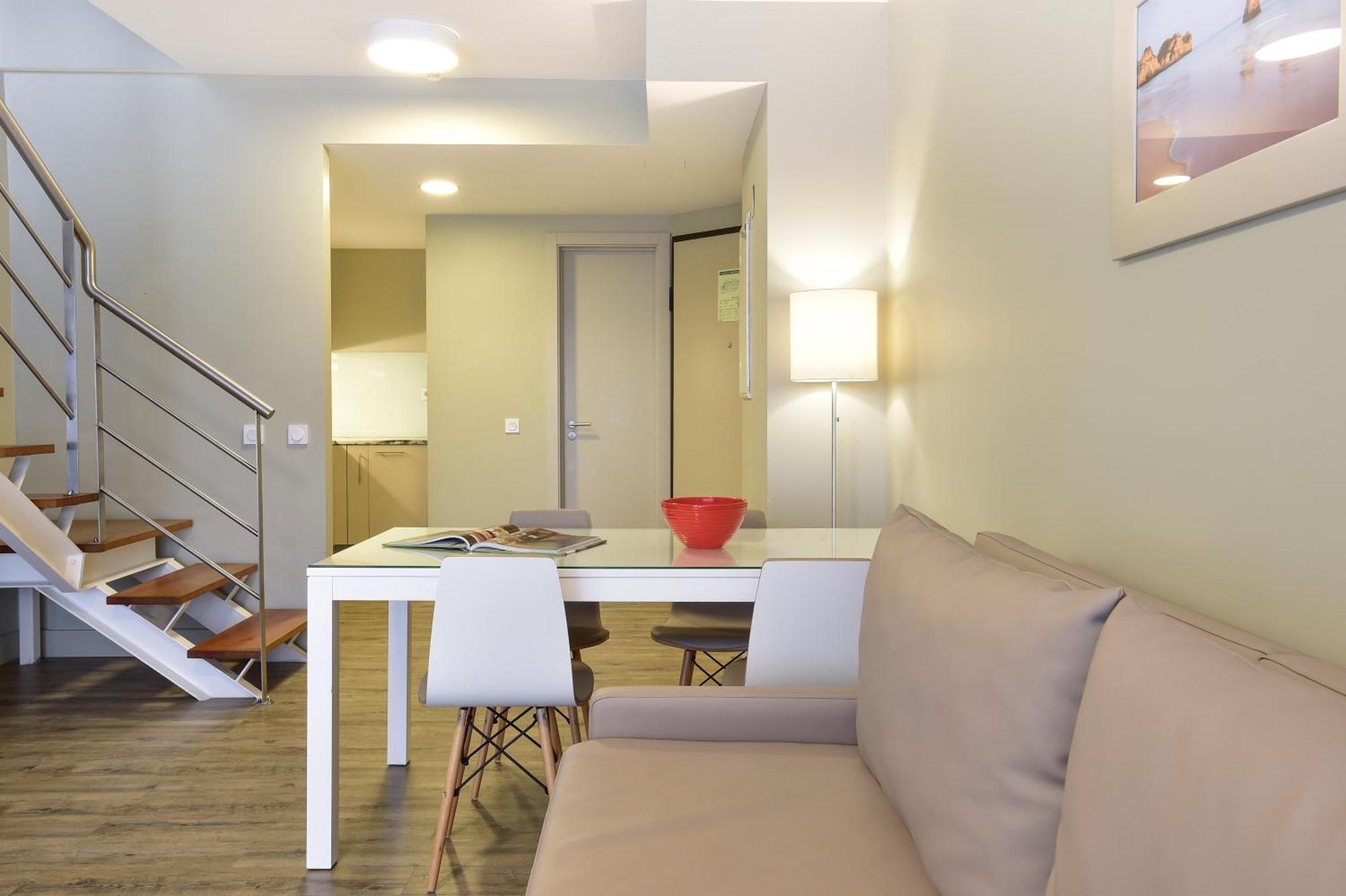 Premium Duplex One Bedroom Apartment Balcony Pool View