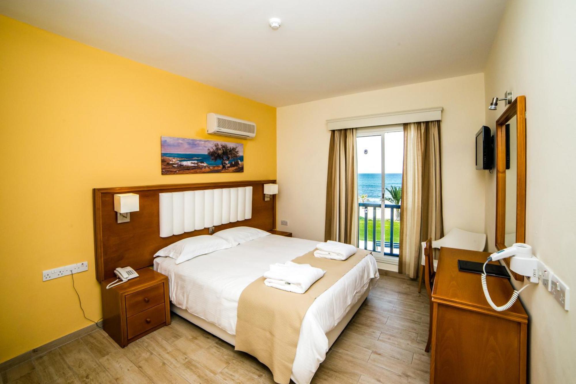 Superior One-Bedroom Apartment Sea View