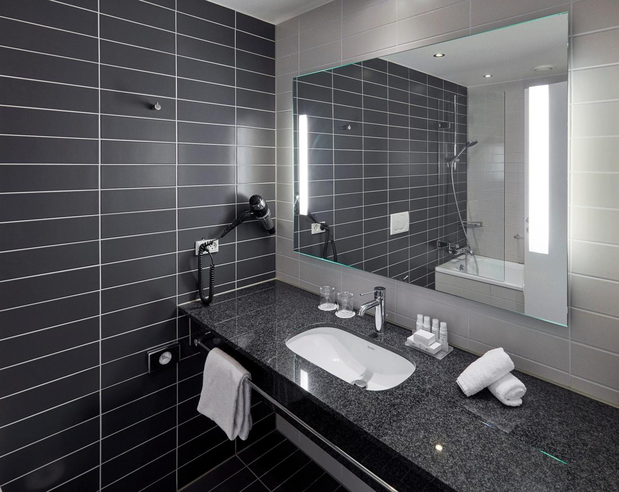 Standard Twin Room City View High Floor