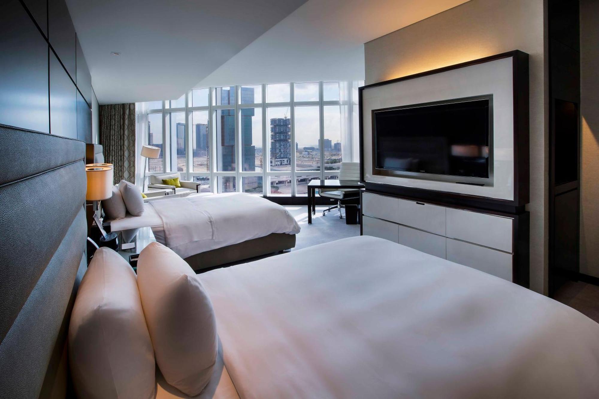 Manor Club Twin Room Waterfront View