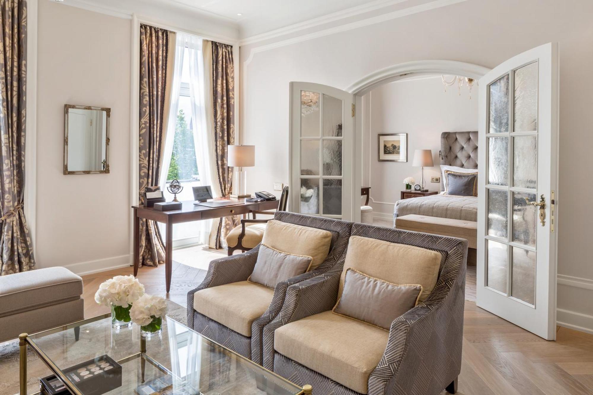 Suite Deluxe con Vista Lago