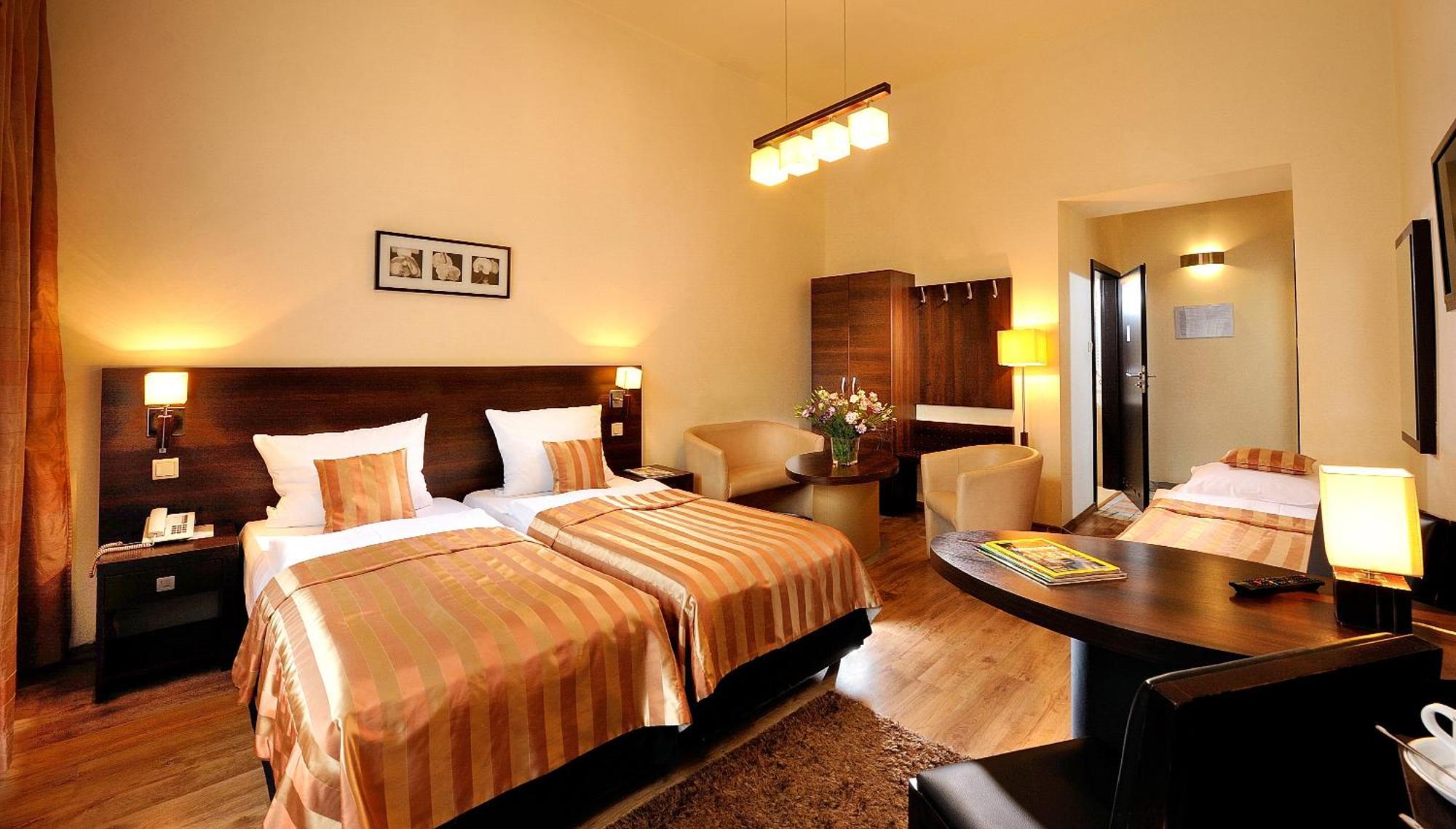 Triple Room