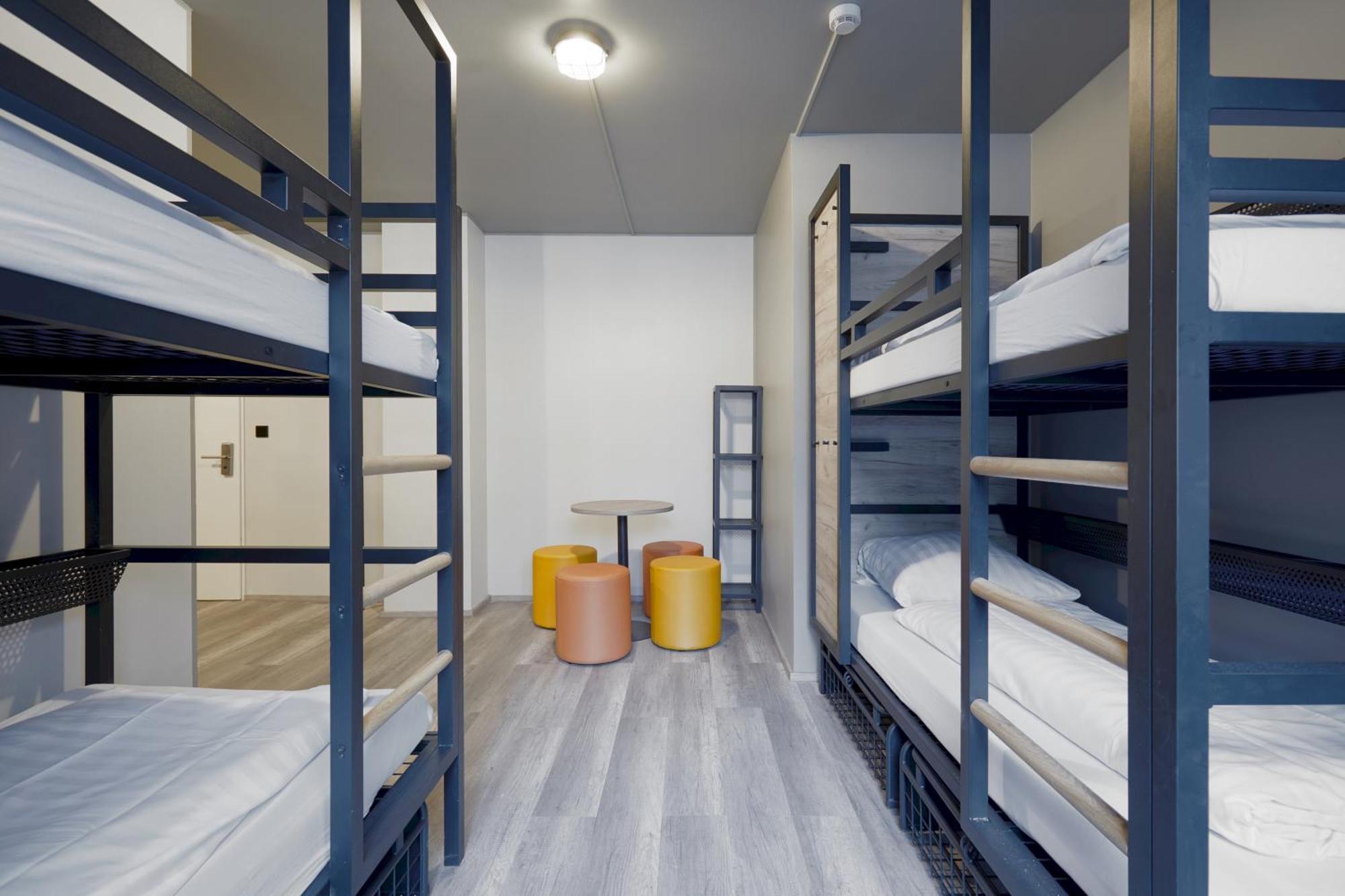 Posto Letto in Dormitorio con 6 Letti