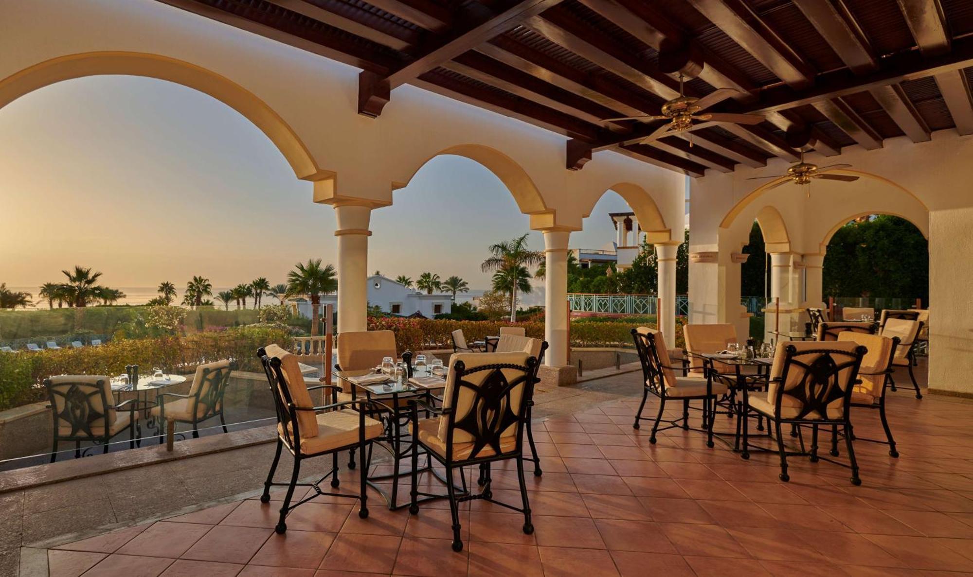 Suite Parlor Regency Club
