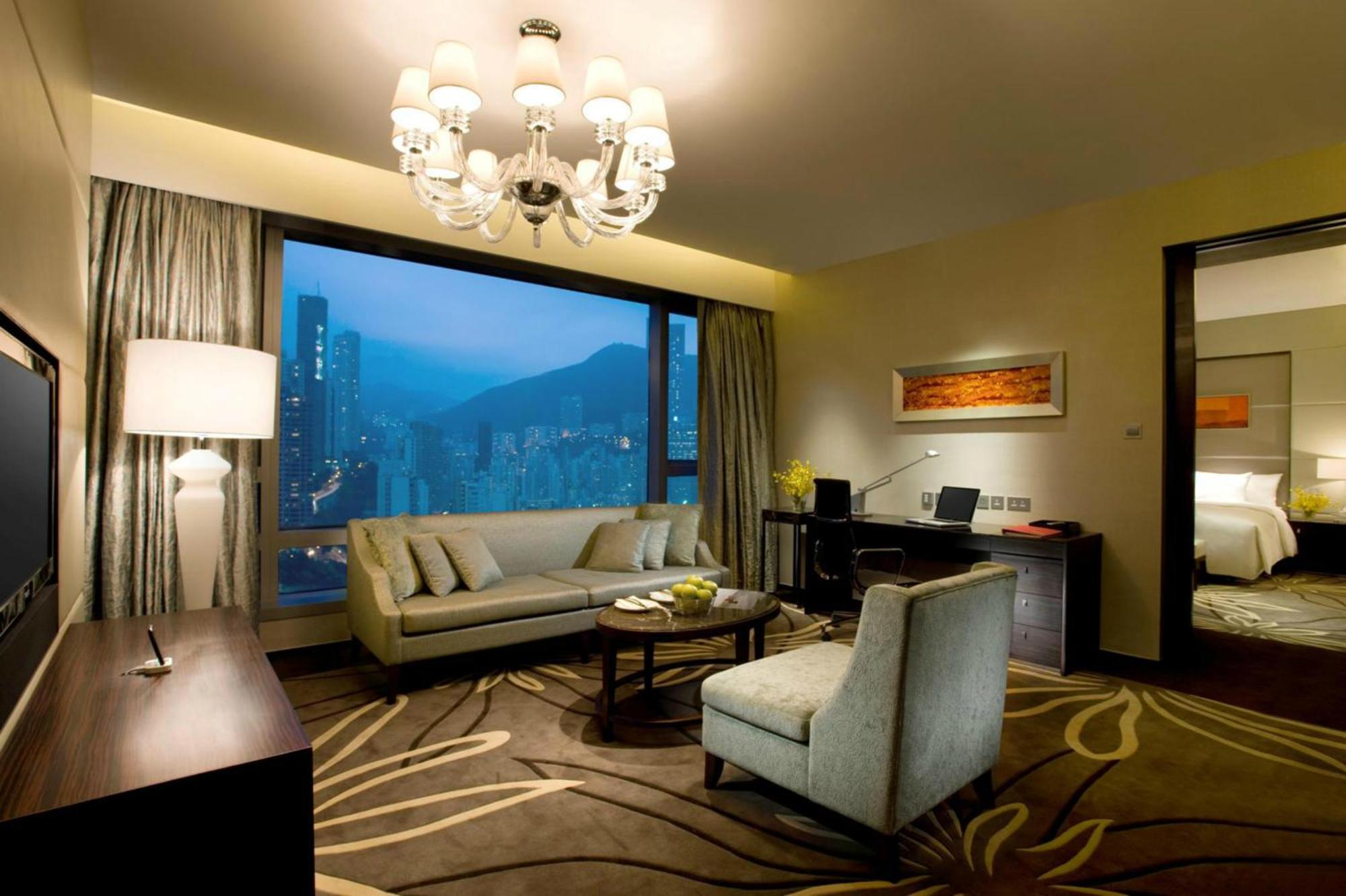 1 King One-Bedroom Suite Club Floor