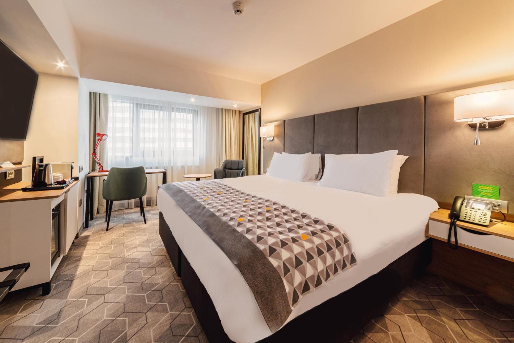 Standard King Room