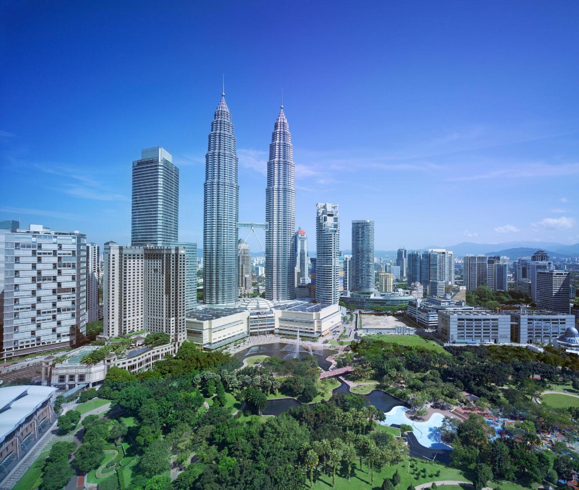 Traders Club Executive Twin Towers View Room Newly Refurbished