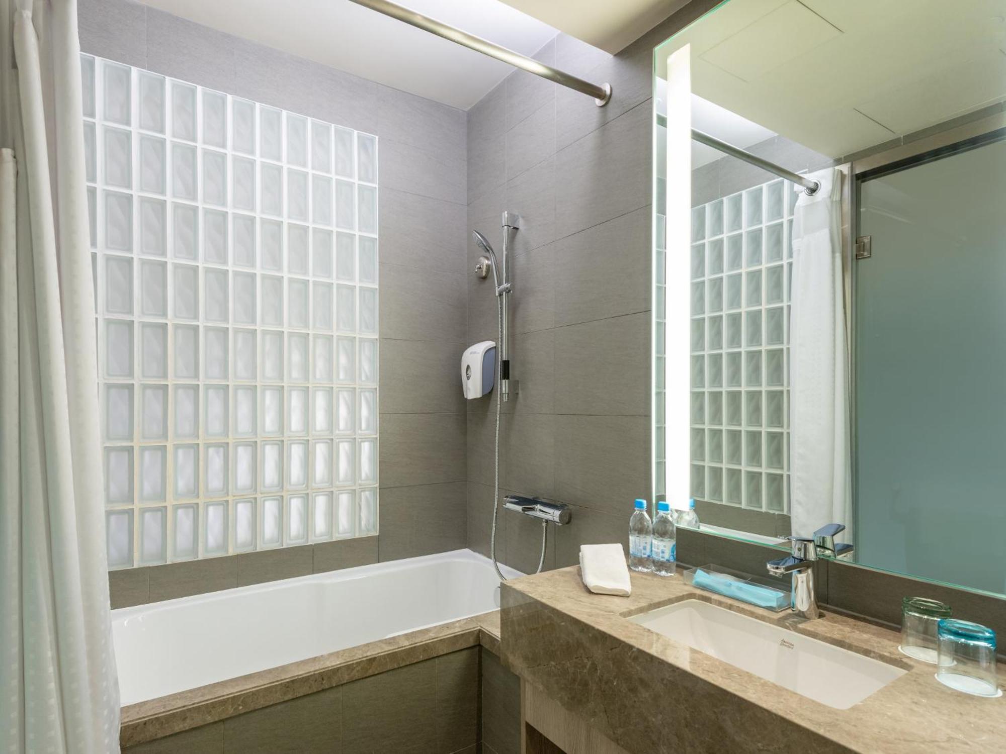 Standard Queen Room Bath Shower Combination