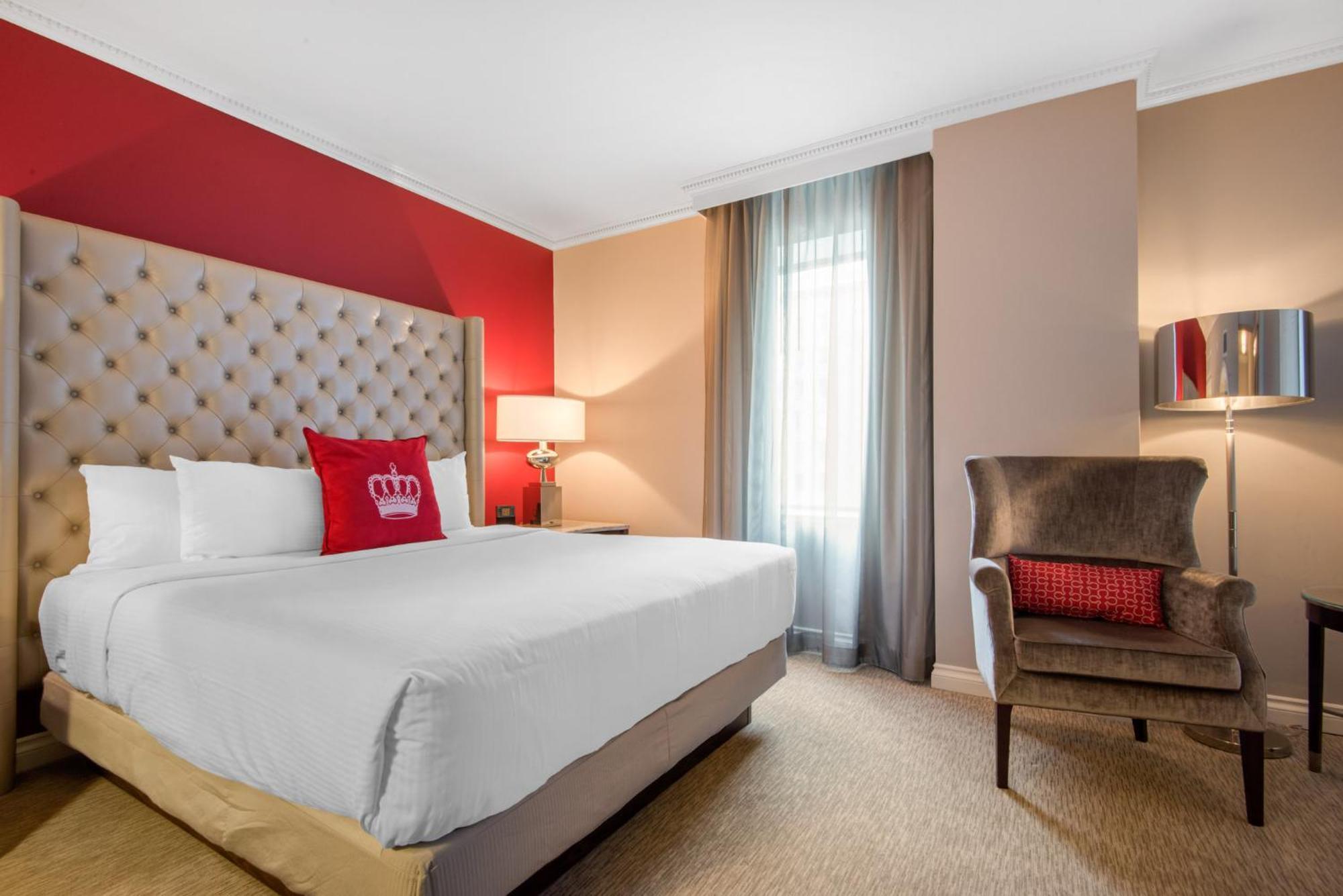 Deluxe Room 1 King Bed