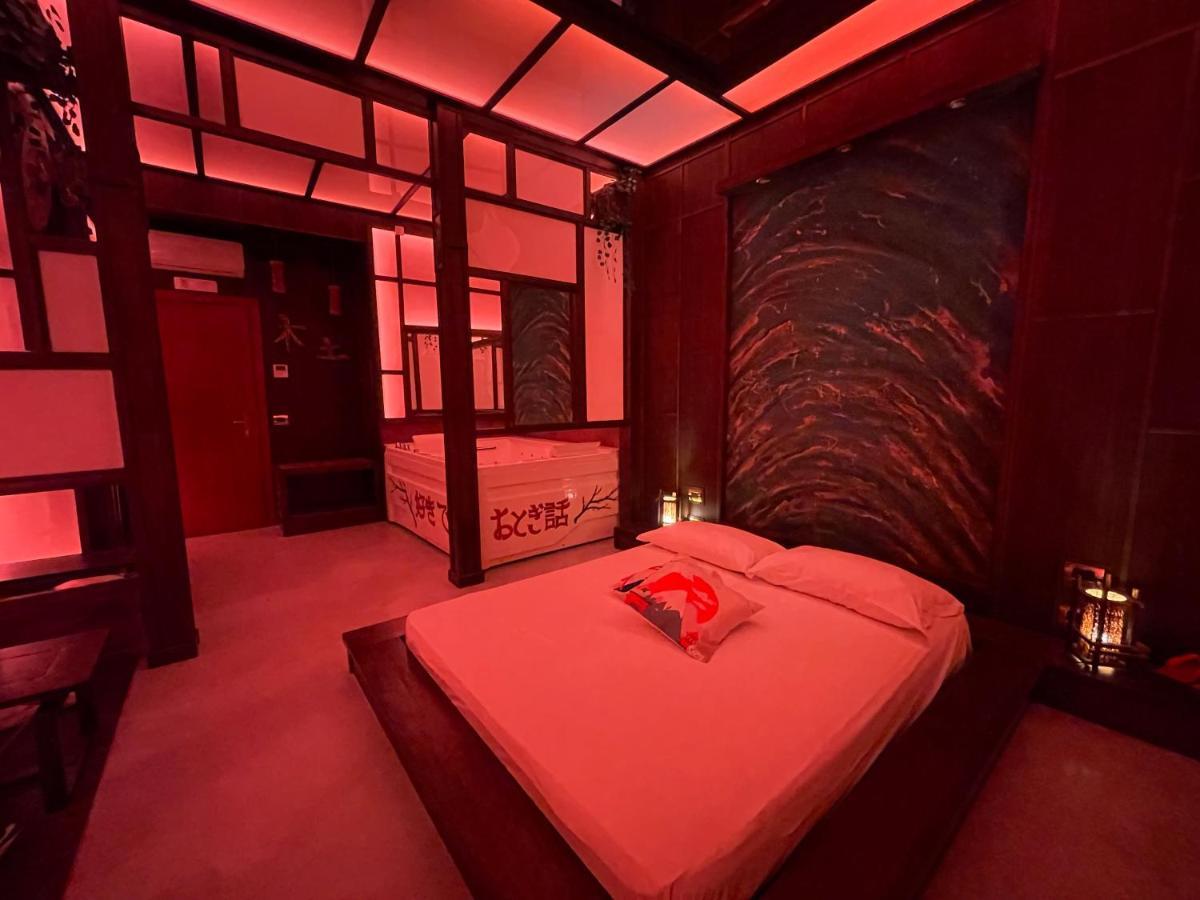 Deluxe Suite Spa Bath