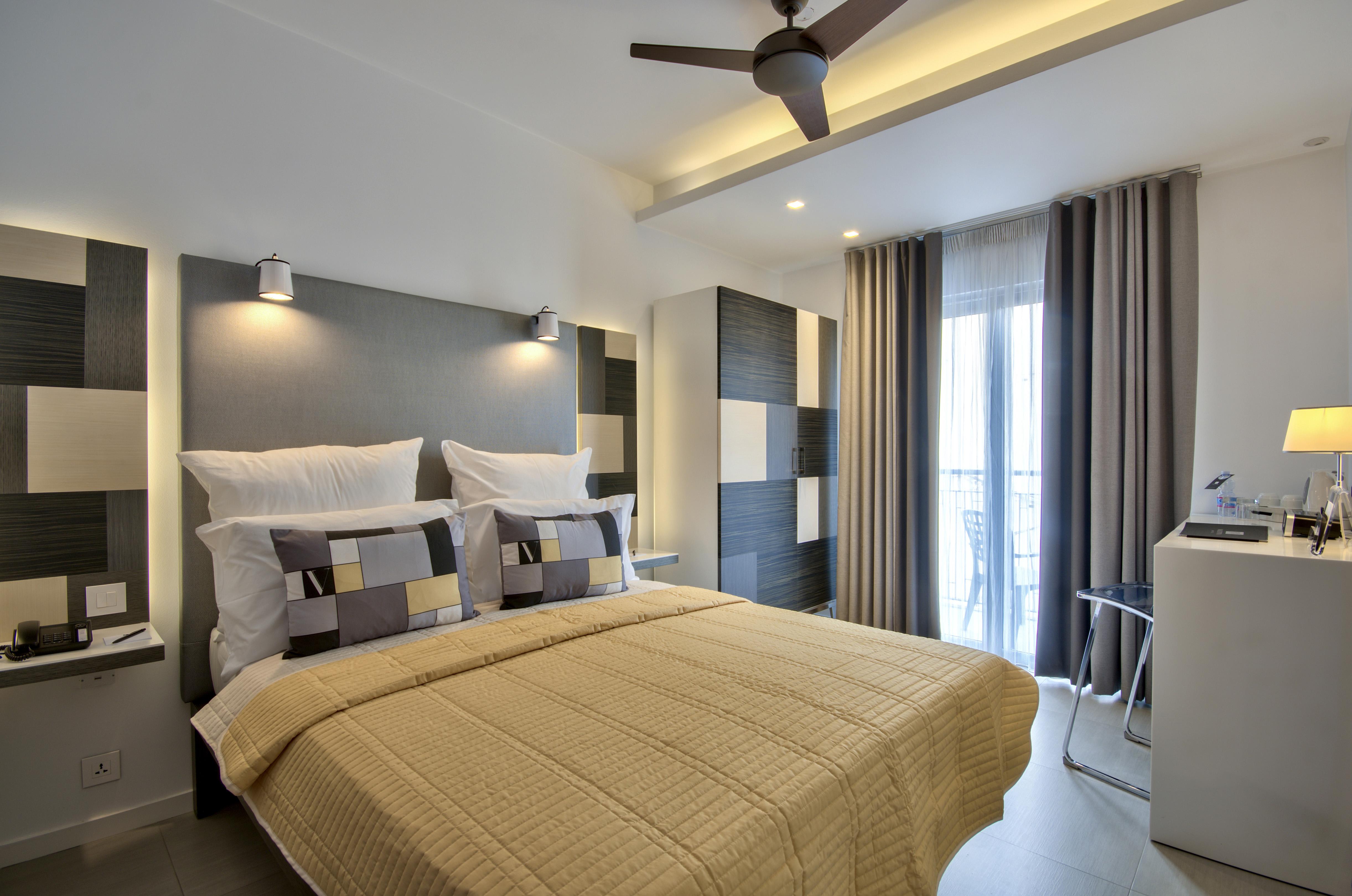 Economy Room