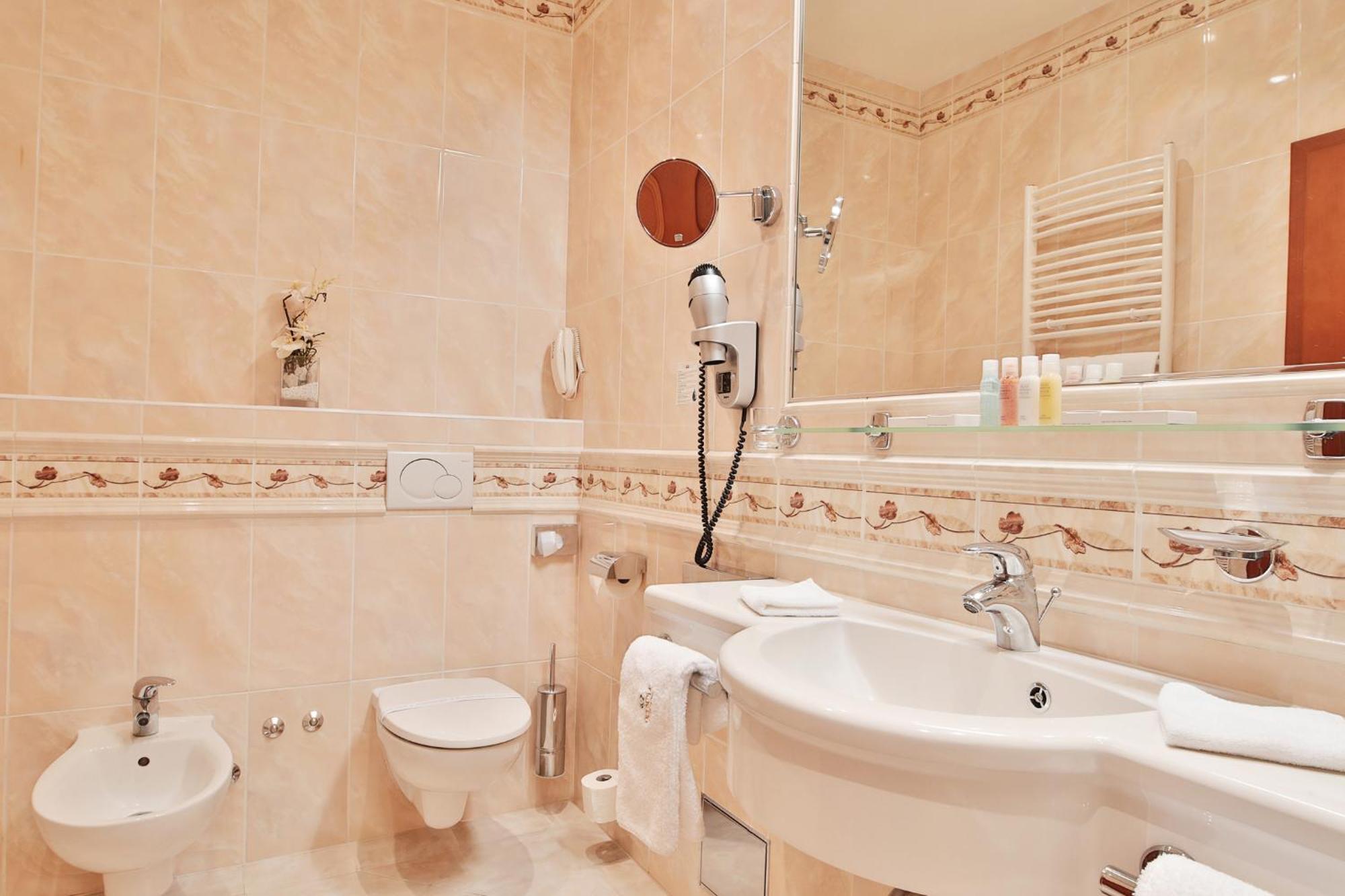 Superior Double or Twin Room Relax Bath