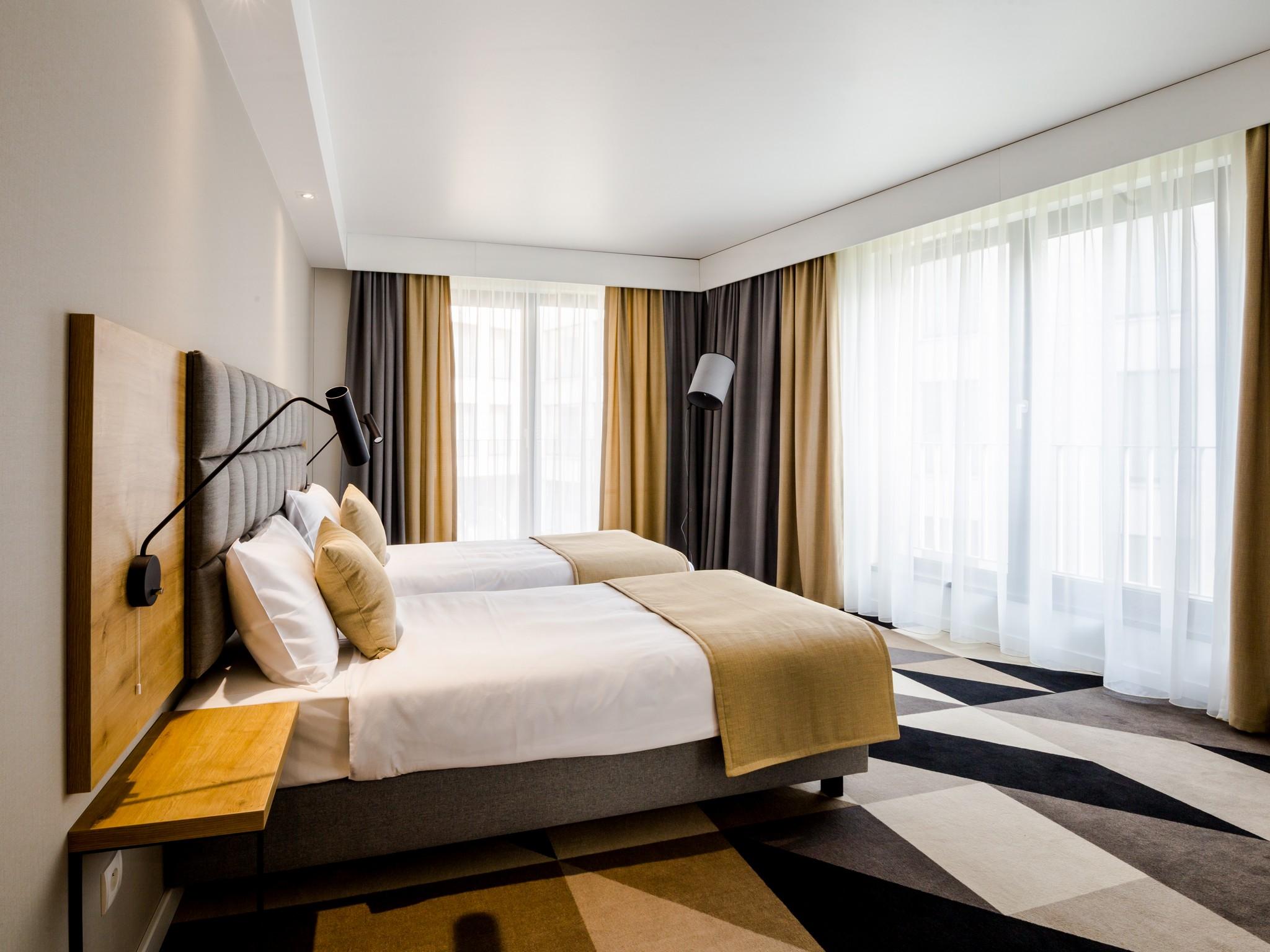Deluxe Family Suite