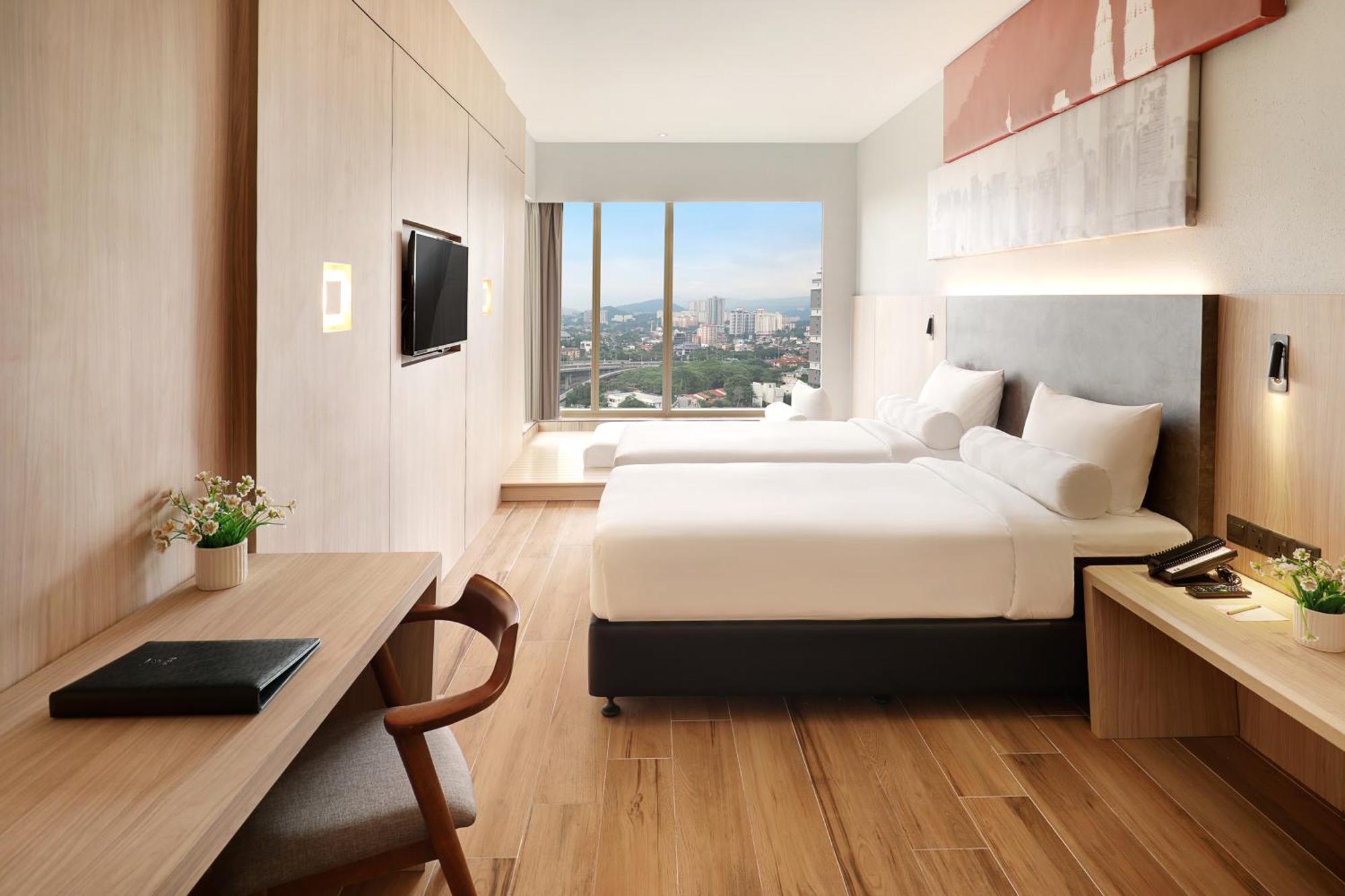 Deluxe Room Twin Beds